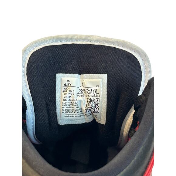 Nike Air Jordan 1 Retro Mid OG Chicago Size 4.5y - Picture 4 of 9